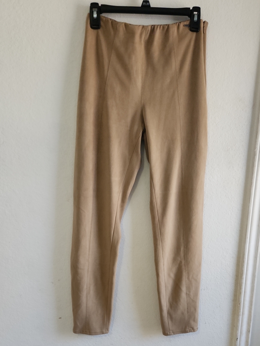 Guess Tan High Waisted Center Seam Stretch Pants / Leggings Size L